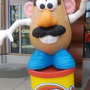 Meet your Posher, Thomas